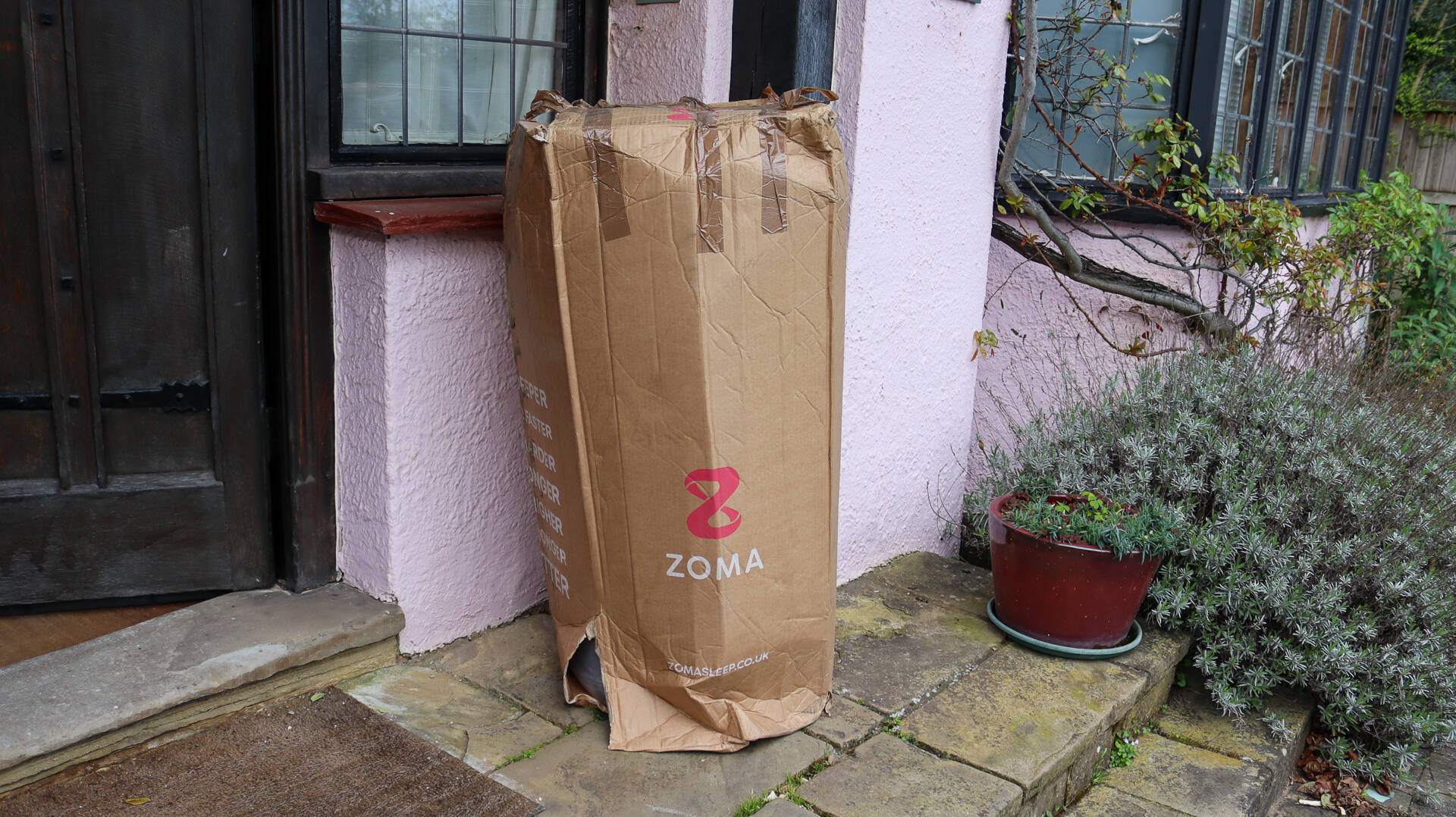 zoma mattress box damaged